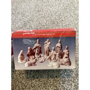 Artmark 1996 A Treasury of Gifts 11 Pcs Porcelain Nativity Set - Original Box